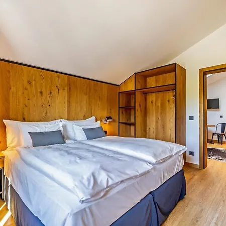 Boutique Pellas * Vella